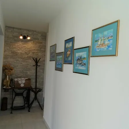 Appartamento Spacious With Terrace And Shared Pool Novi Vinodolski