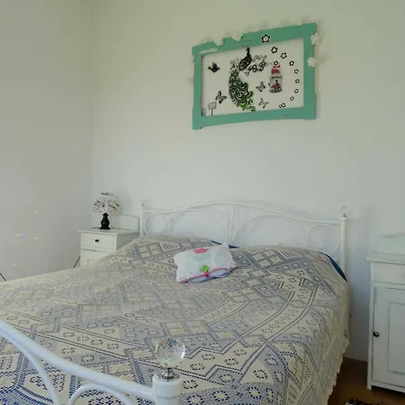 Spacious With Terrace And Shared Pool Appartamento