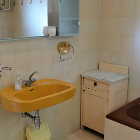 Appartamento Spacious With Terrace And Shared Pool Novi Vinodolski