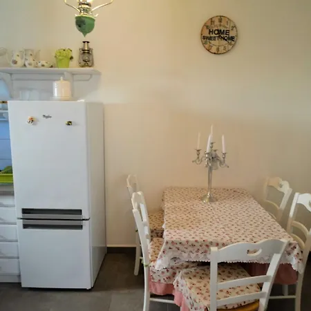 Spacious With Terrace And Shared Pool