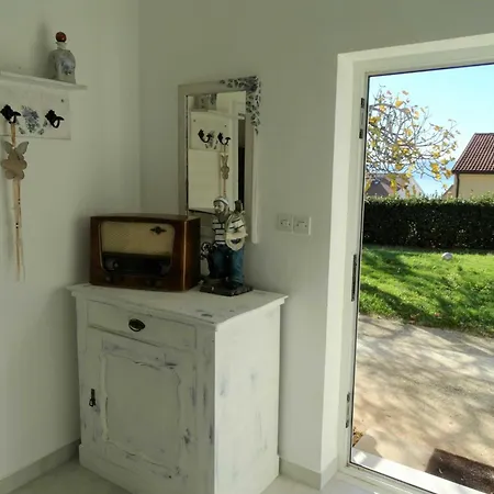 Appartamento Spacious With Terrace And Shared Pool Novi Vinodolski
