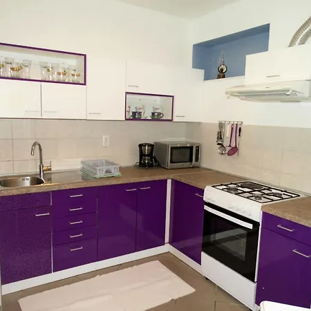 Spacious With Terrace And Shared Pool *