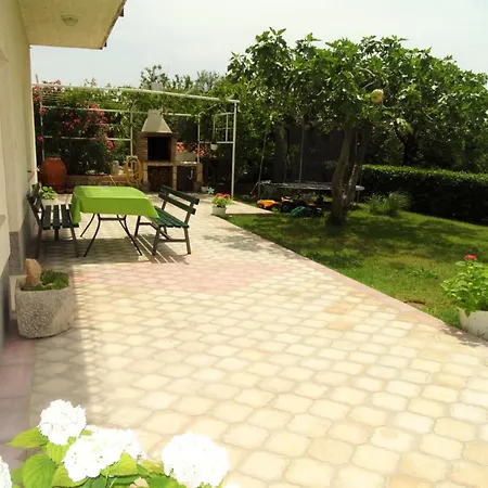 Spacious With Terrace And Shared Pool *